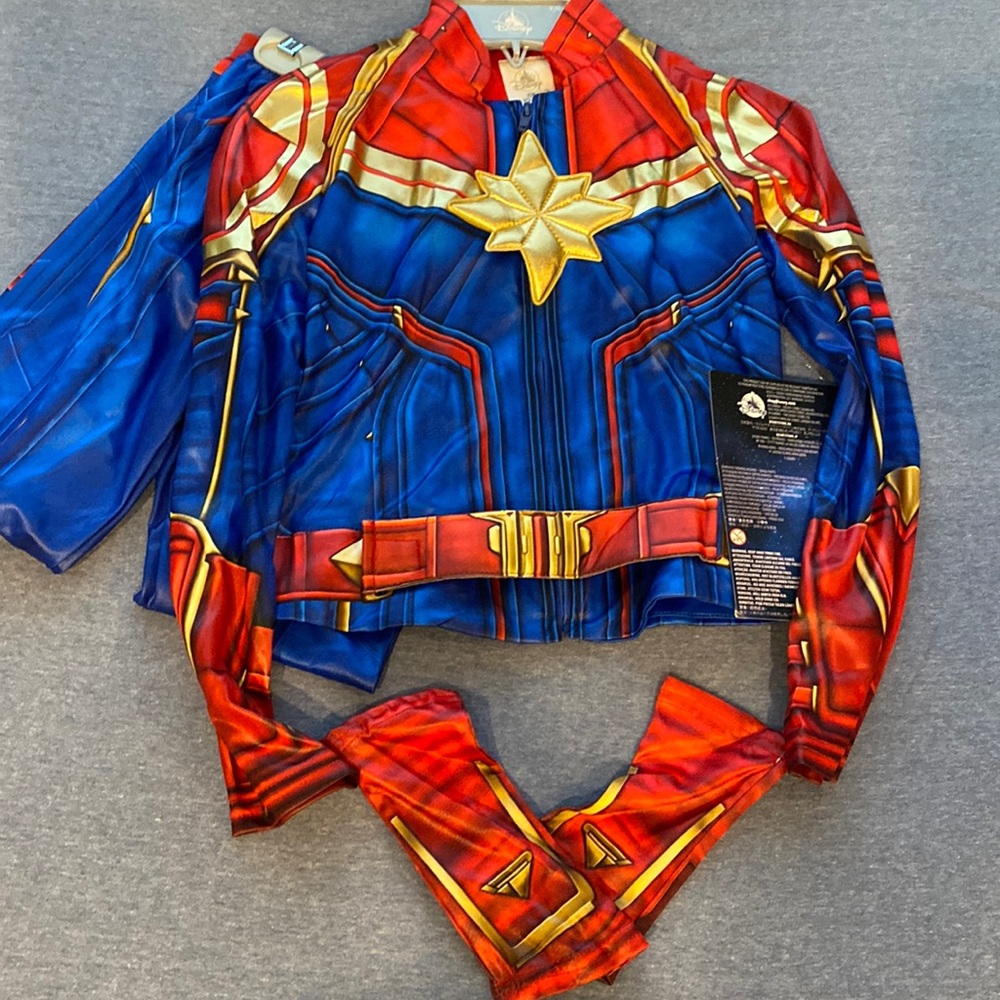 COPY - NWT captain marvel costume 7/8
